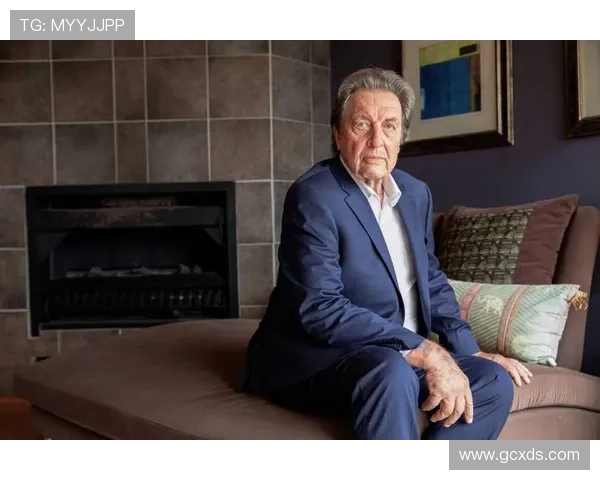 缺失父爱的足球明星如何在逆境中崛起成就辉煌人生